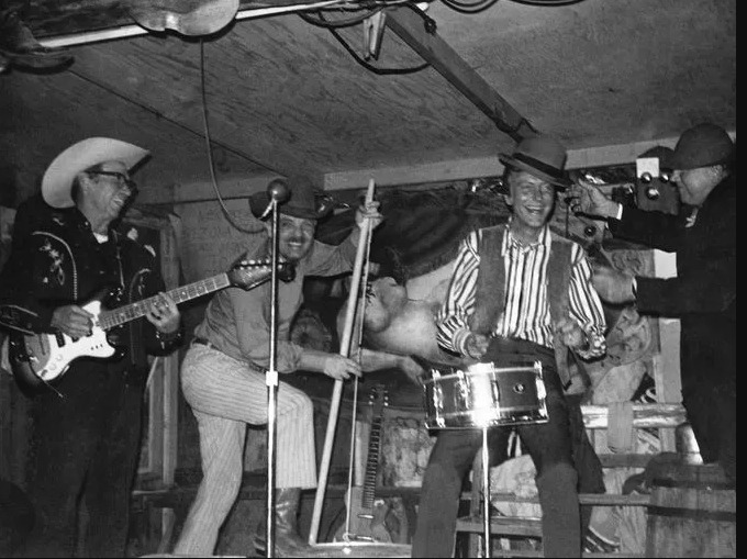 Dick Van Dyke at Harolds Harold's Cave Creek Corral