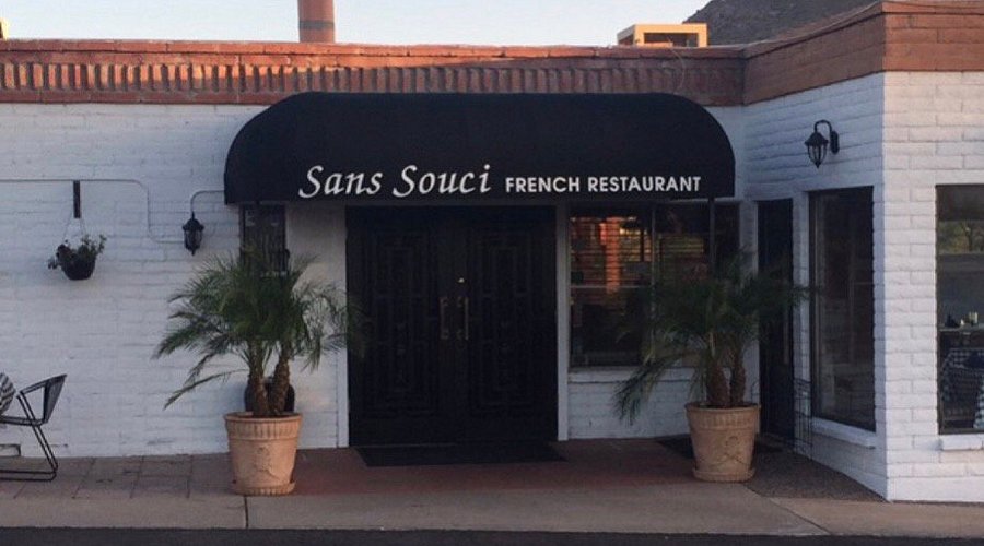 main-entrance Le Sans Souci